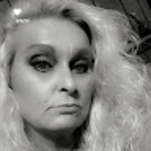 Meet your Posher, Layla